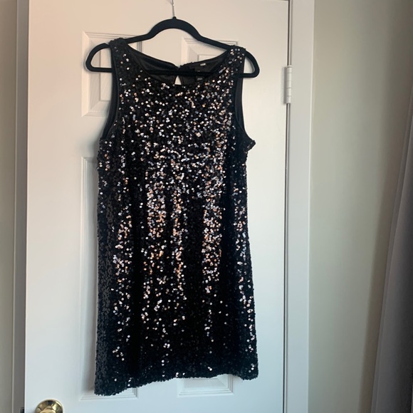 H&M Dresses & Skirts - H&M Black Sleeveless Sequins Mini Shift Dress